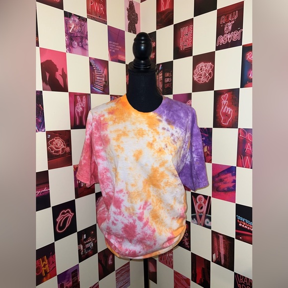 Graphic tie dye Tshirt - Picture 4 of 9